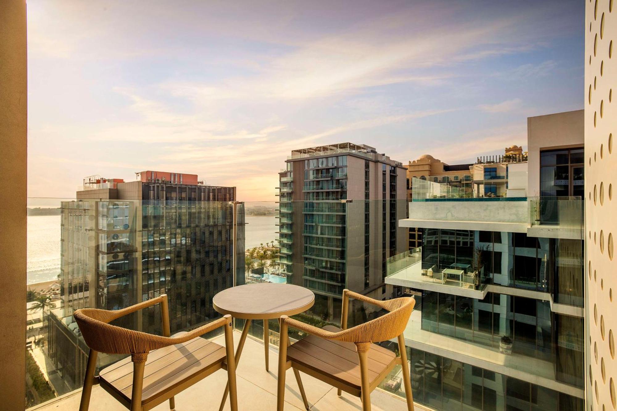 Tumbi West Palm Beach Hotel Dubai,Tapestry Collection Hilton Экстерьер фото